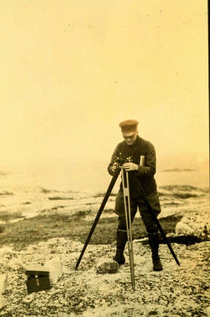 Using compass declinometer for magnetic observations Picture
