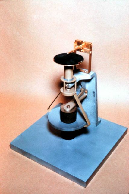 Unidentified geophysical instrument Picture