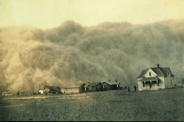 Dust storm approaching Stratford, Texas Picture