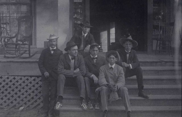 Level crew Picture