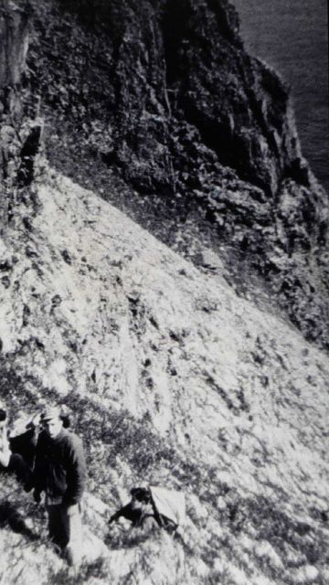 Rest stop while climbing to station at Ragged Point. Picture