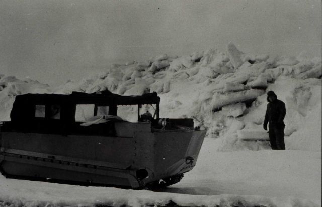 Snow-cat and pressure ridge Picture