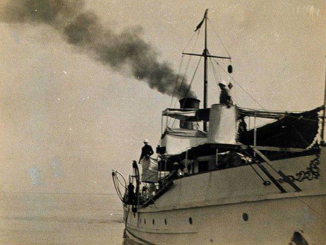 Double sounding chair arrangement Picture