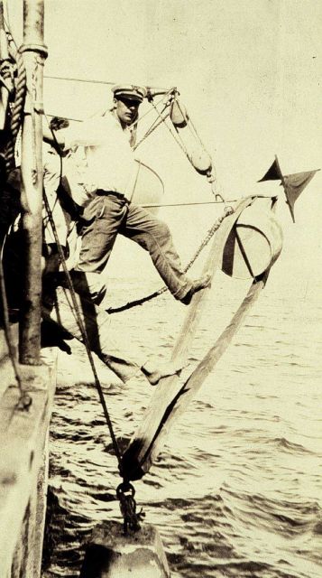 Planting anchor for Radio Acoustic Ranging hydrophone Picture