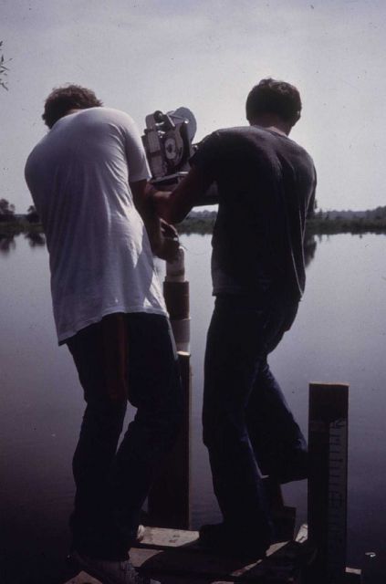 Putting the tide gauge on the float well Picture