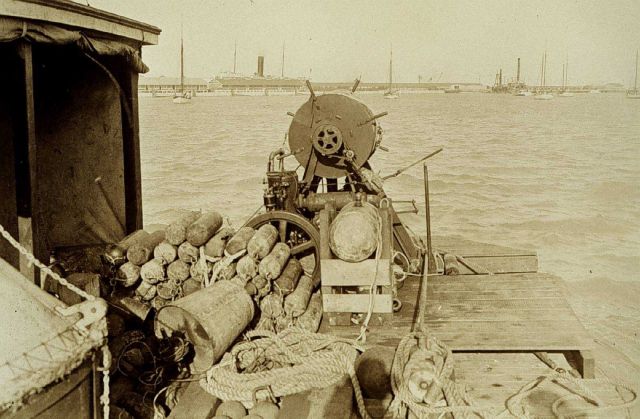 Stowage of wiredrag equipment Picture