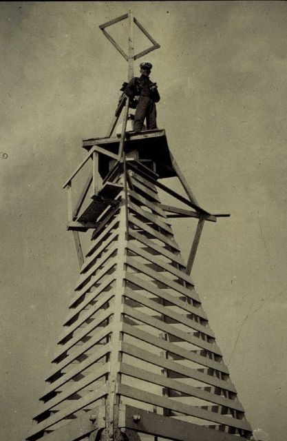 Using a day marker as a tower Picture