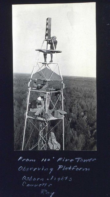 Lightkeeper orienting lights for distant observers Picture