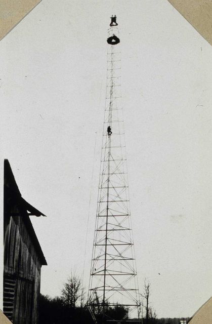 A 159-foot tower Picture