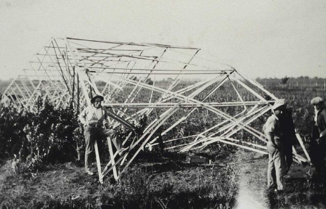 A 90-foot tower wrecked by a storm Picture