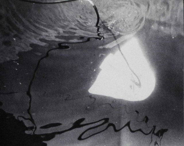 Test of V-fin thumper in water used for bottom penetration acoustics Picture