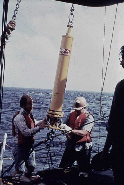 Current meter for deployment from deep-ocean moored buoy Picture