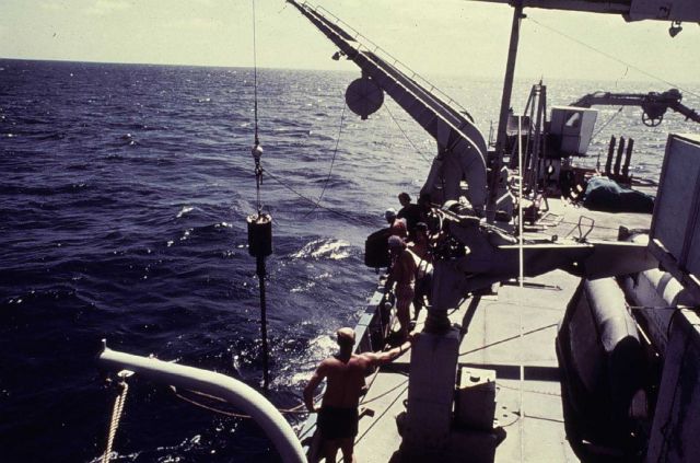 Deploying coring device from Scripps research ship MELVILLE Picture