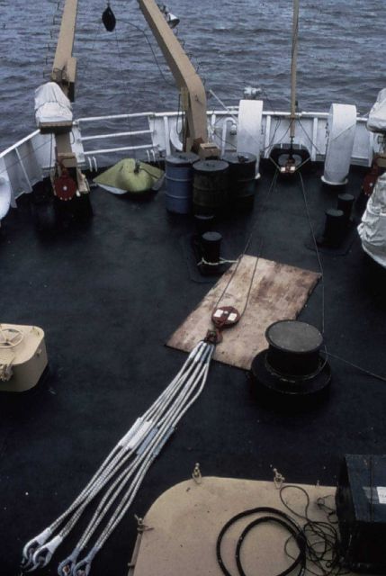 Towed sub-bottom profiler with shock absorber cables Picture