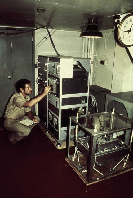 Underway gravity meter installed on SURVEYOR Picture