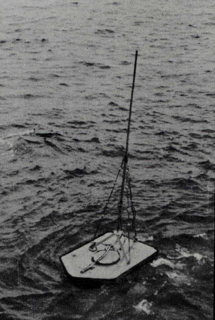 Streamlined buoy with Roberts Radio Current Meter Picture