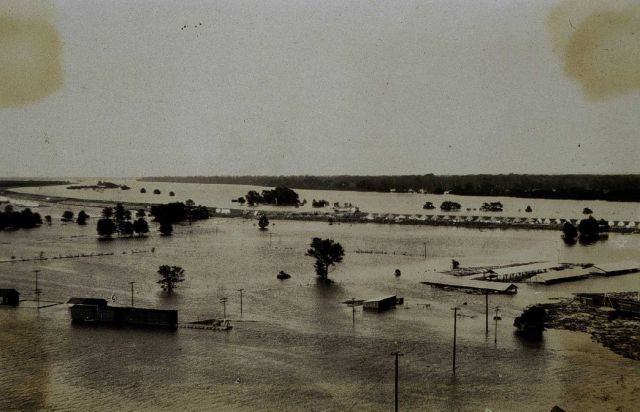 The great Mississippi River flood of 1927 Picture