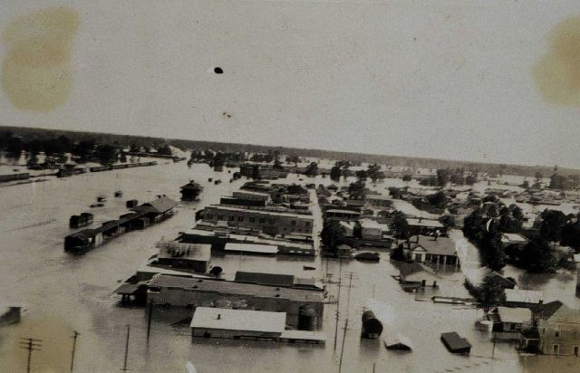 The great Mississippi River flood of 1927 Picture