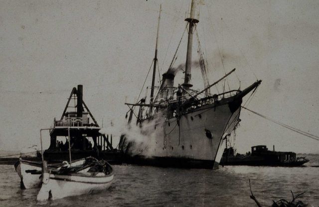 The PATHFINDER aground in the Cagayan River entrance Picture
