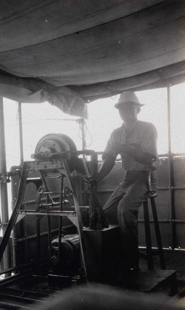 Operating the mechanical sounding engine on the MARINDUQUE. Picture