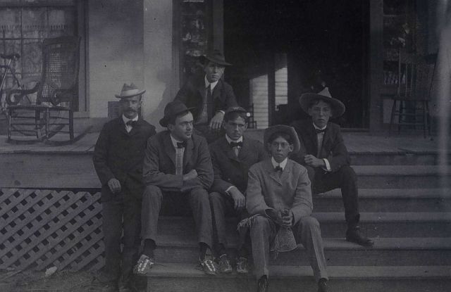 Level crew of H Picture