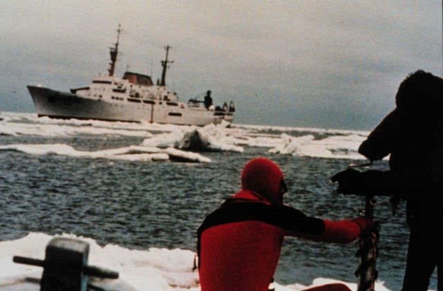 NOAA Ship DISCOVERER Picture