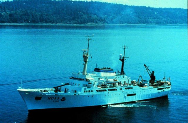 NOAA Ship DISCOVERER Picture