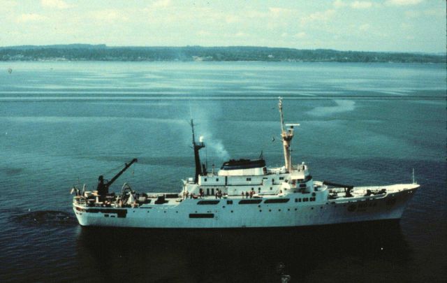 NOAA Ship DISCOVERER Picture