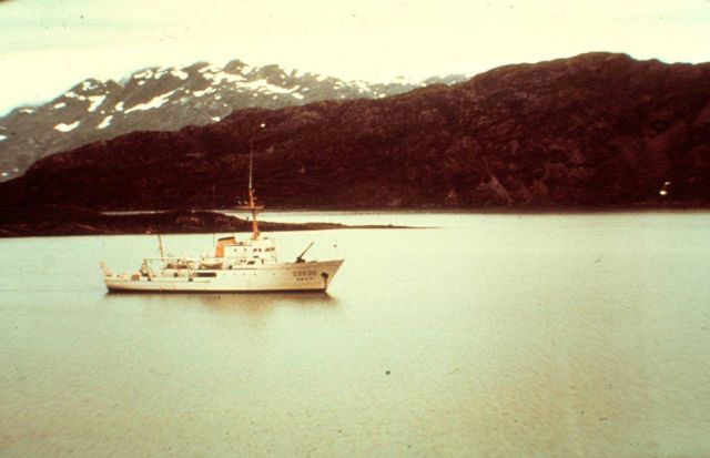NOAA Ship MCARTHUR. Picture