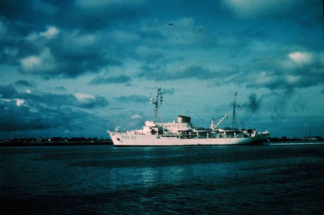 NOAA Ship SURVEYOR. Picture