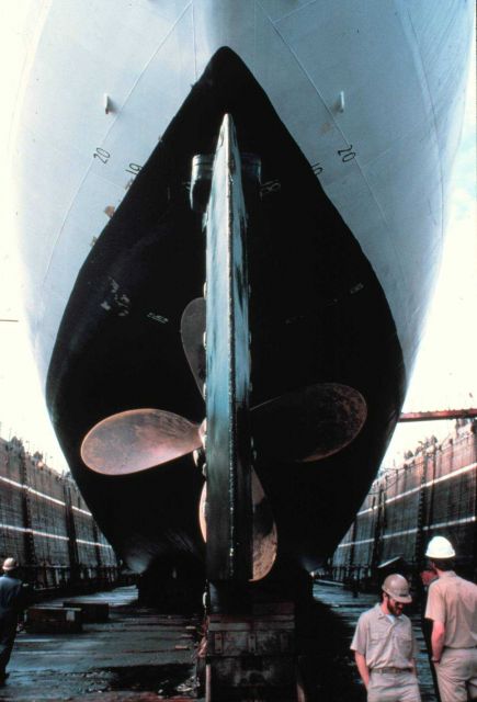 NOAA Ship SURVEYOR. Picture