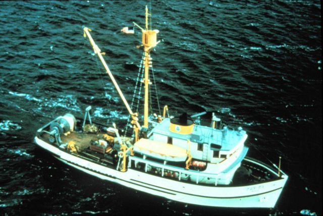 NOAA Ship JOHN R Picture