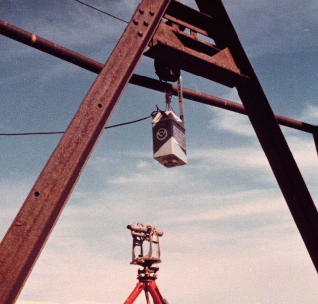 Range azimuth shore positioning station combining visual azimuth with transit electronic distance from Del Norte unit. Picture