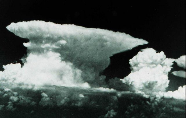 Cumulonimbus with anvil top Picture