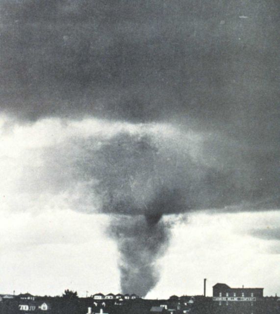 The tornado at Norton, Kansas, from the collection of S.D Picture
