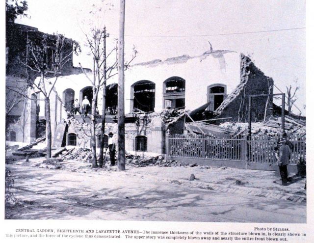 Central Garden, Eighteenth and Lafayette Avenue Picture