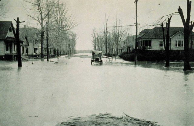 The Great Mississippi River Flood of 1927 Blanche Avenue at Mounds, Illinois on the Ohio River March 29, 1927 - river stage at Cairo, Illinois., 52.8  Picture