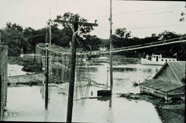 The Great Mississippi River Flood of 1927 Teche Bayou, New Iberia, Louisiana This was the first recorded experience of this kind at Teche Bayou From:  Picture