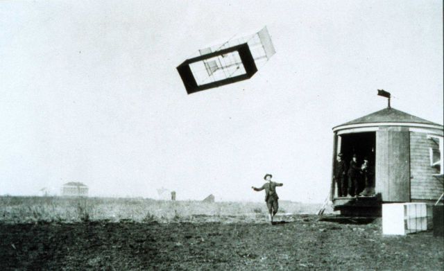 Kite operations at an aerological station Picture