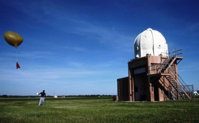 Launching a weather balloon radiosonde Picture