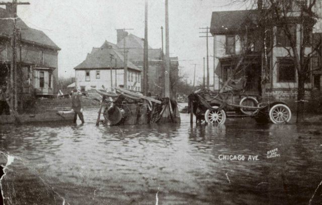 Chicago Avenue with automobiles. Picture