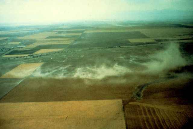 Dry microburst as seen over plains. Picture