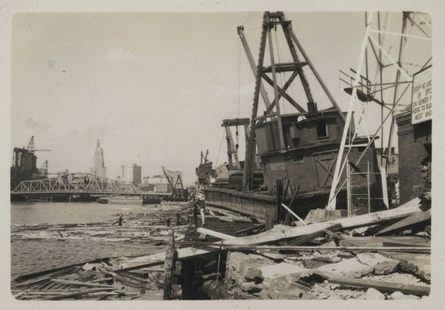General destruction in the upper harbor Picture