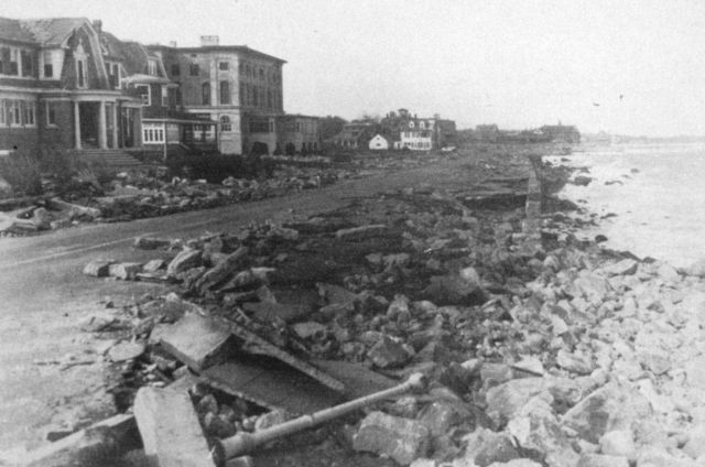 The seawall at Narragansett Pier, southern Rhode Island Picture