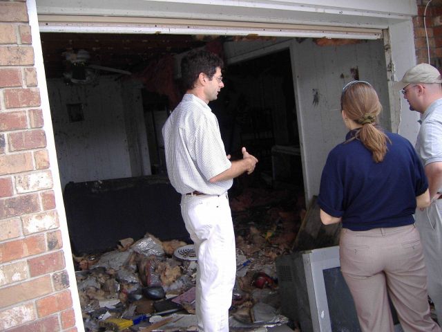 Discussing recovery plan after Hurricane Katrina Picture