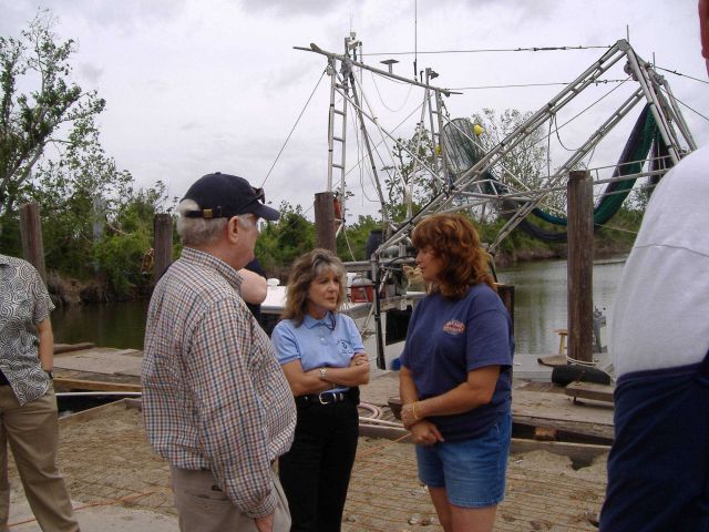 Discussing recovery plan after Hurricane Katrina Picture
