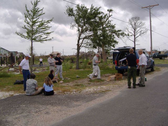 Discussing recovery plan after Hurricane Katrina Picture
