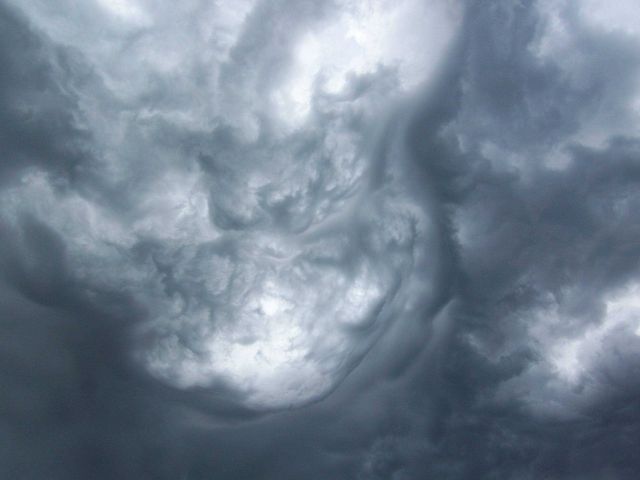 Bizarre clouds over northern Mississippi. Picture