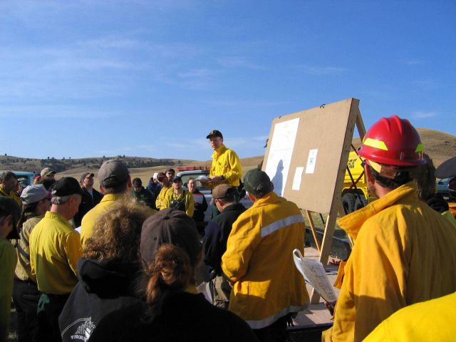 A fire weather briefing for firefighters. Picture