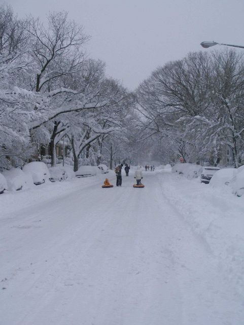 A street scene following second major snowstorm of 2009/2010 season. Picture